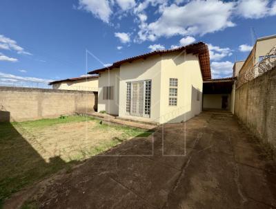 Casa para Venda, em Caldas Novas, bairro Residencial Primavera, 3 dormitrios, 3 banheiros, 2 sutes, 2 vagas