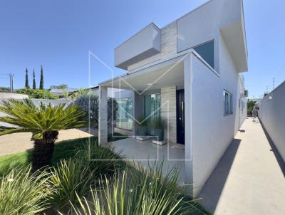 Casa para Venda, em Caldas Novas, bairro Bandeirantes, 3 dormitrios, 4 banheiros, 2 sutes, 3 vagas