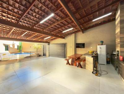 Casa para Venda, em Caldas Novas, bairro Nova Vila, 3 dormit�rios, 3 banheiros, 2 su�tes, 2 vagas